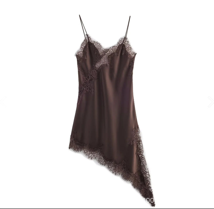 Damen verführerisches Spitzen-Nachtkleid mit asymmetrischem Saum Echo Archiv
