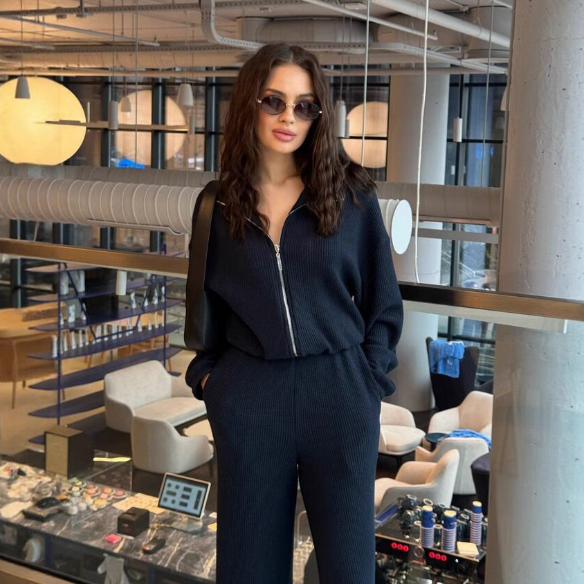 Damen gemütlicher Strick-Jumpsuit mit Reißverschluss, elastischem Taillenbund und weitem Bein – Solévia