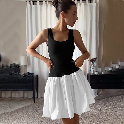 Damen Sportives Mini-Kleid mit lässigem Schnitt und voluminösem Rock Echo Archiv
