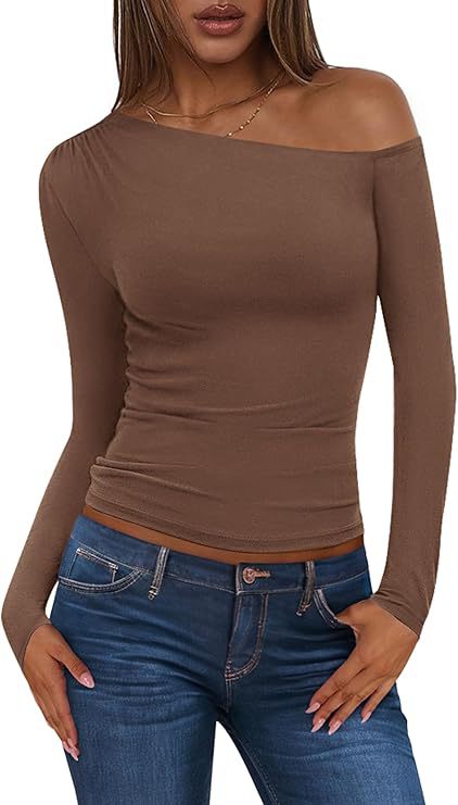 Damen Schulterfreies, figurnahes Ripp-Langarmtop mit asymmetrischem Ein-Schulter-Schnitt Echo Archiv