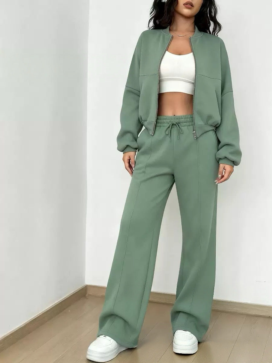 Damen nan kurz geschnittenes Blouson mit Reißverschluss und weiter High-Waist Jogginghose Set Echo Archiv