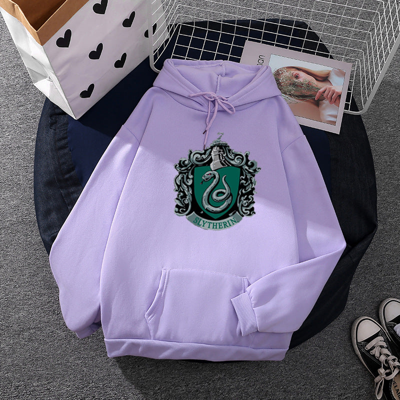 Damen gemütlicher Kapuzenpullover im Oversize-Cut mit heraldischem Schlangenwappen und weichem Fleece-Innenfutter – Auréline