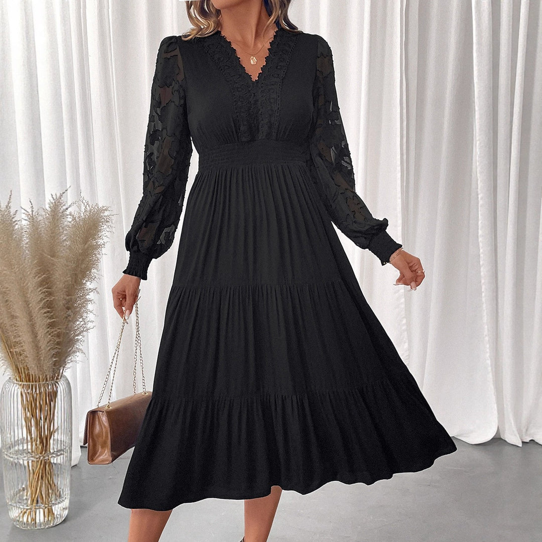 Damen Elegantes Maxikleid mit Spitzendetails Echo Archiv