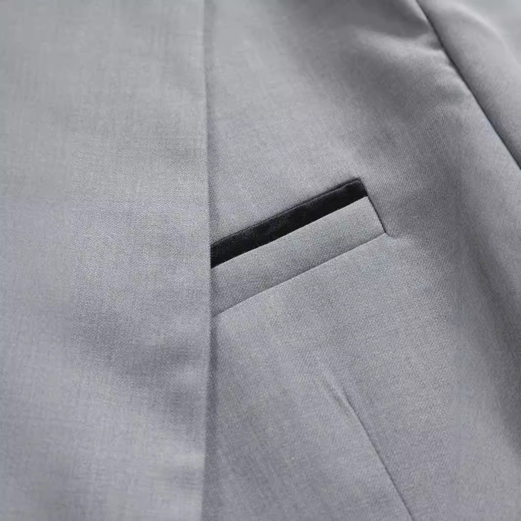 Herren elegantes Anzugset mit modernem Schnitt und feinem Material Echoarchiv