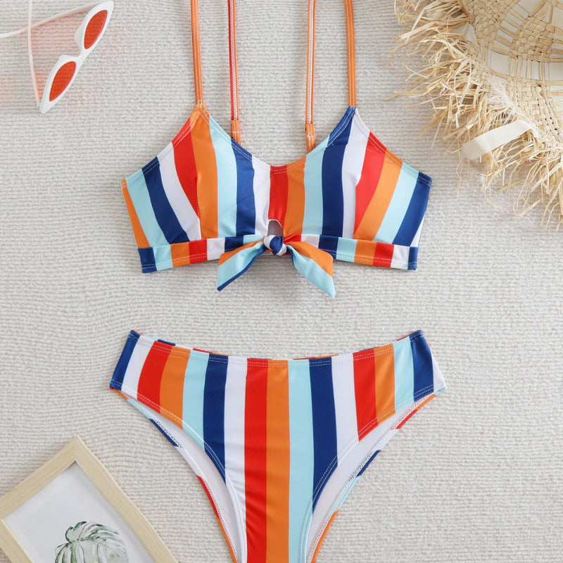 Damen Bikiniset mit eleganten Streifen und chicem Knoten Echo Archiv