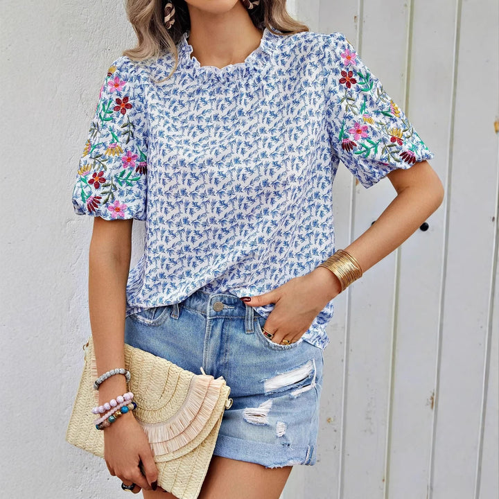 Damen Geblümte Bluse mit bestickten Puffärmeln und gewelltem Ausschnitt – Élovi