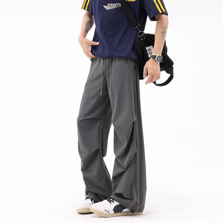 Herren weite Sporthose mit auffälligem Draped-Design Echoarchiv