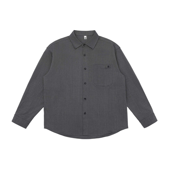 Unisex Oversize Hemdjacke im minimalistischen Workwear Stil mit gerundetem Saum und Brustpattentasche Echoarchiv