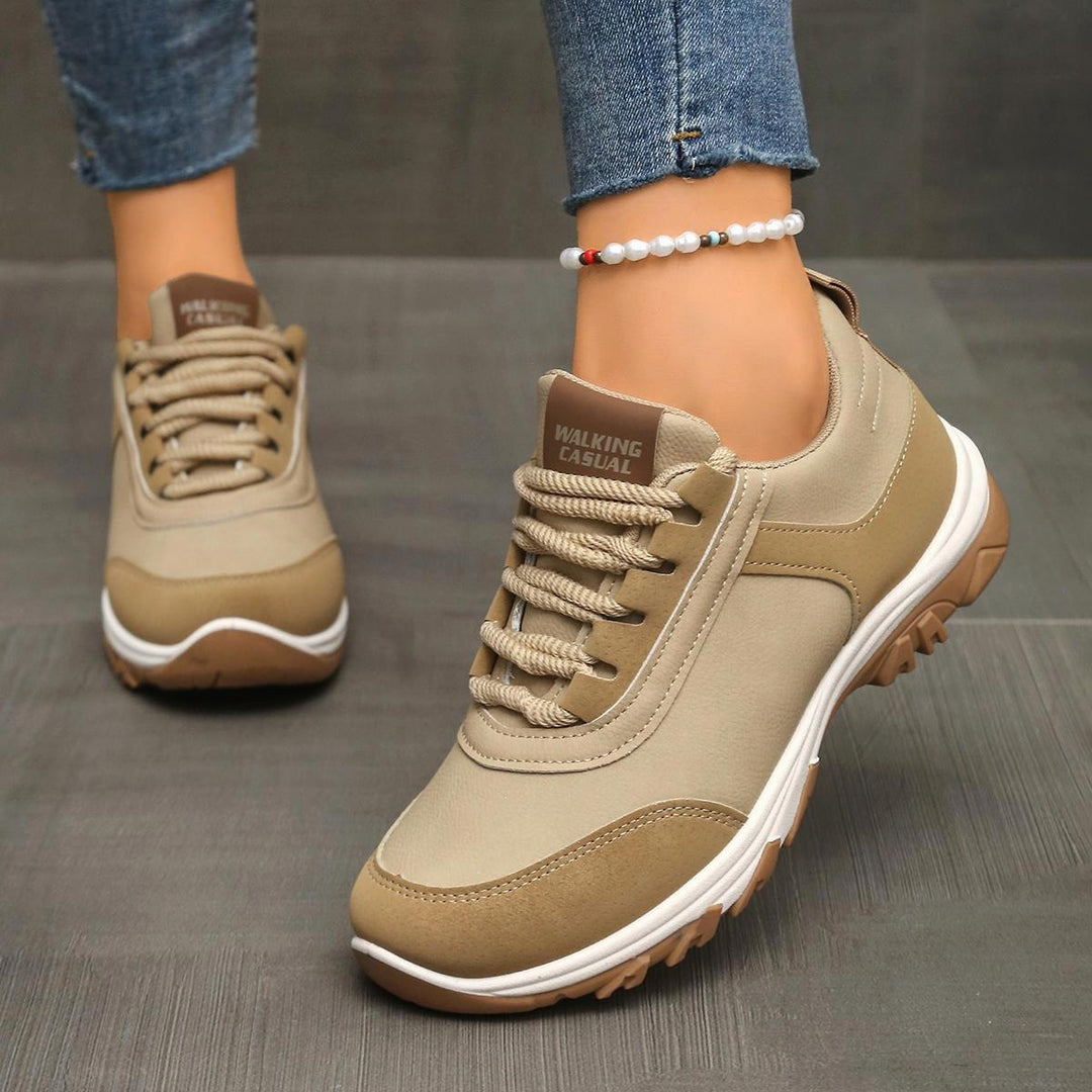 Damen Leichter Walking‑Sneaker mit profilierter Gummisohle und gepolstertem Komfortfußbett – Névara