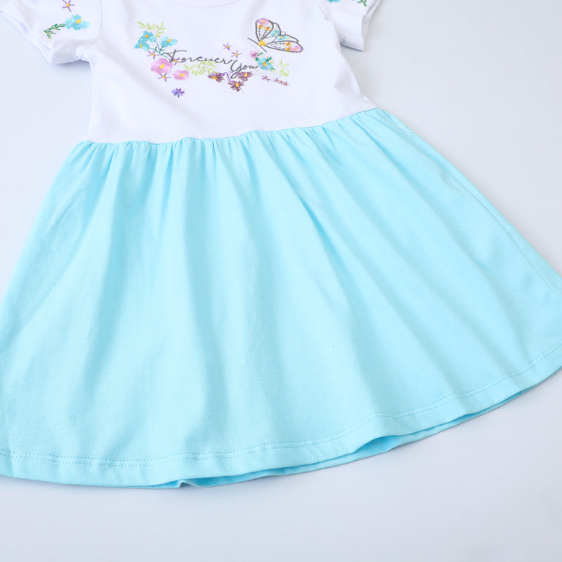 Mädchen Freizeitkleid mit bezaubernder Blumen- und Schmetterlingsstickerei Echo Archiv