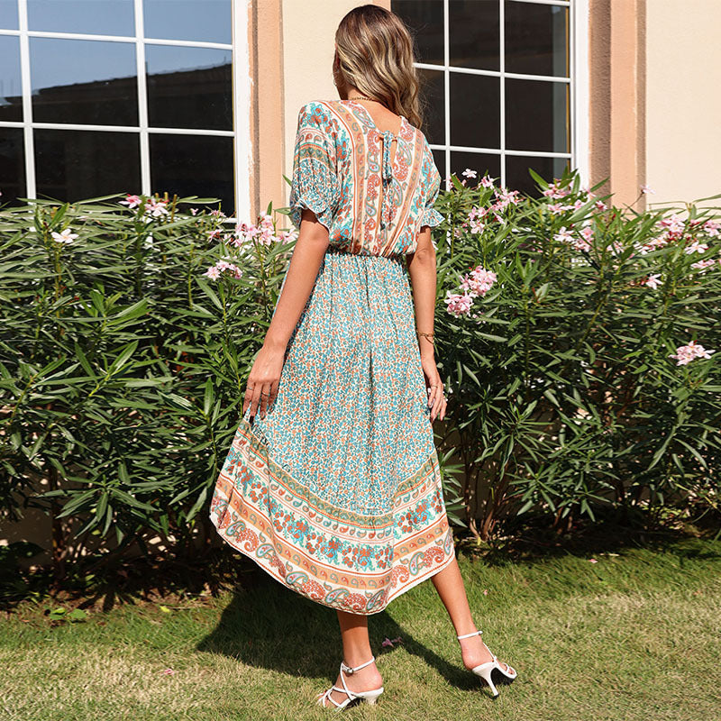 Damen Leichtes Midikleid mit Paisley‑Print, elastischer Taillenpartie und asymmetrischem Saum Echoarchiv