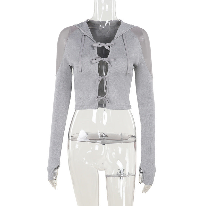 Damen sportliches cropped Oberteil mit Kapuze und raffinierten Riemchen Echo Archiv