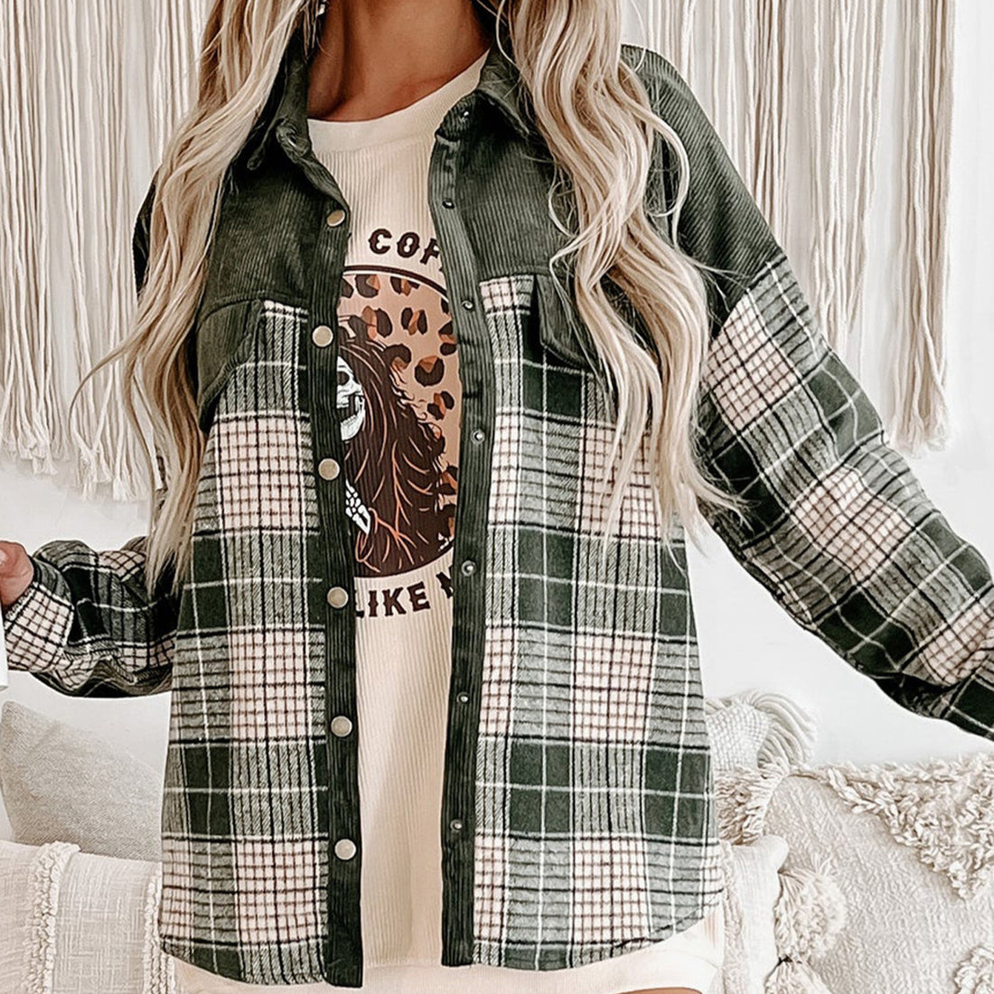 Damen Oversize karierte Hemdjacke mit Cordbesatz und Druckknöpfen – Avérine