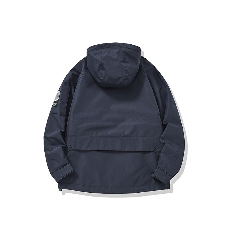 Unisex Multifunktionale Outdoorparka im Boxy‑Cut mit verstellbarer Kapuze und asymmetrischen Reißverschlusstaschen Echoarchiv