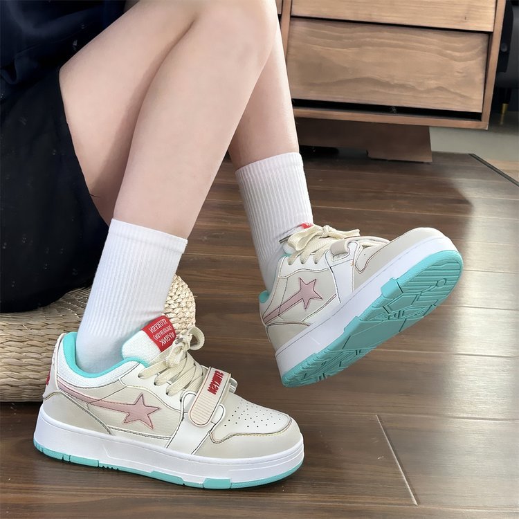 Damen Sportliche Sneakers mit strapazierfähigem Obermaterial und rutschfester Sohle Echo Archiv