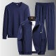 Herren Dreiteiliges Freizeit-Trainingsset aus French-Terry mit Kapuzenjacke, Rundhals-Sweat & tapered Jogginghose Echoarchiv