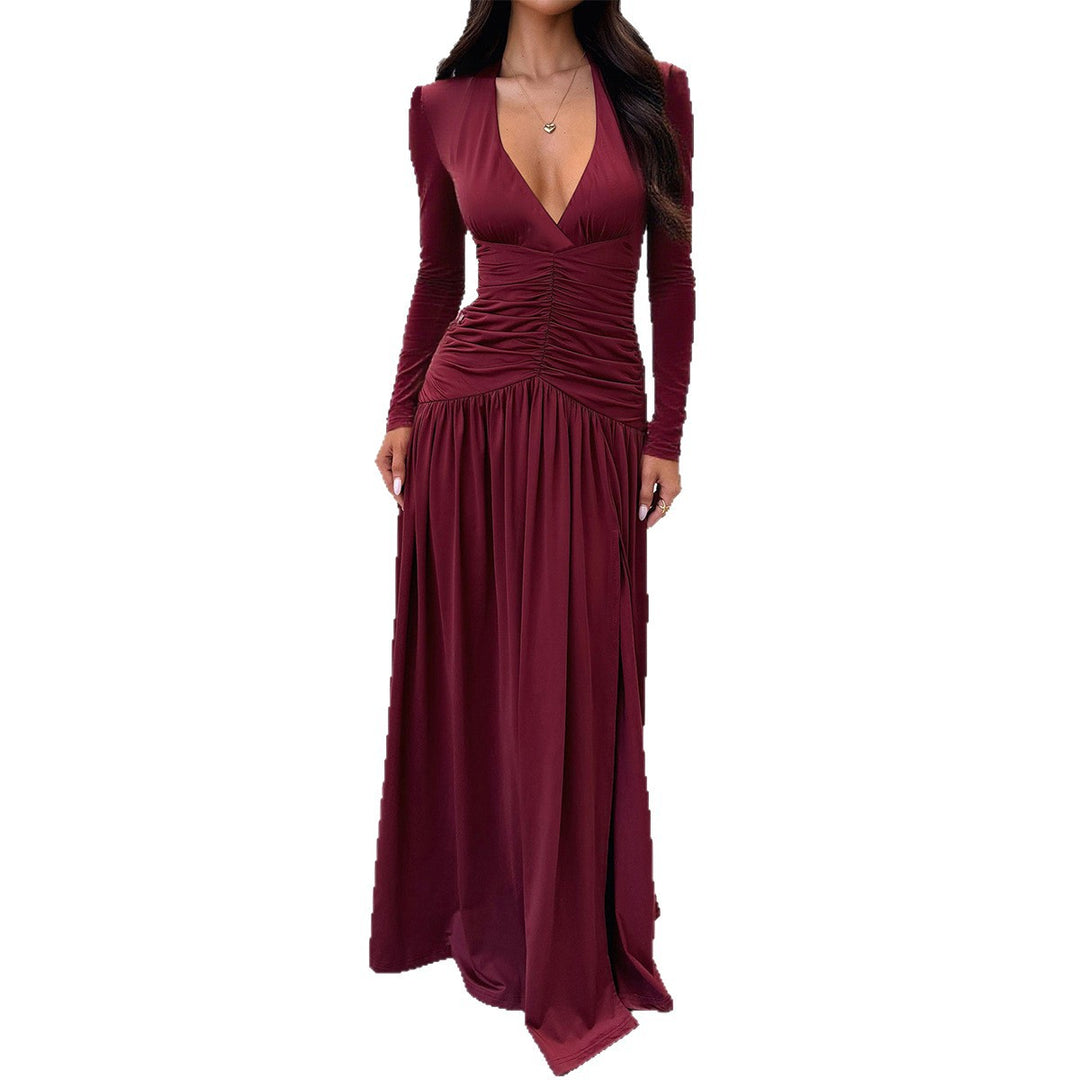 Damen nan elegantes Abendkleid mit gerafftem Wickeloberteil, hohem Beinschlitz und Samtärmeln Echo Archiv