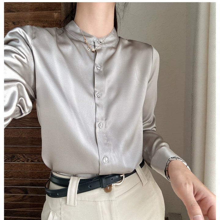 Damen Elegante satinierte Bluse mit knöpfbarem Ausschnitt Echoarchiv