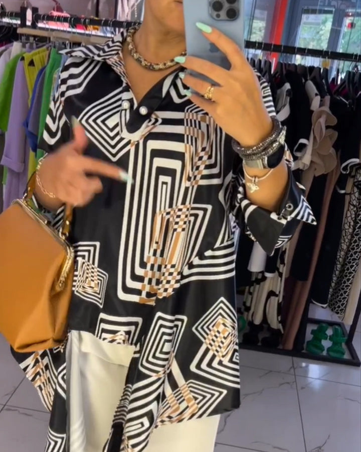 Damen nan weite Seidenoptik-Hemdbluse mit grafischem Quadratprint, asymmetrischem Zipfelsaum und Perlmuttknopfleiste Echo Archiv