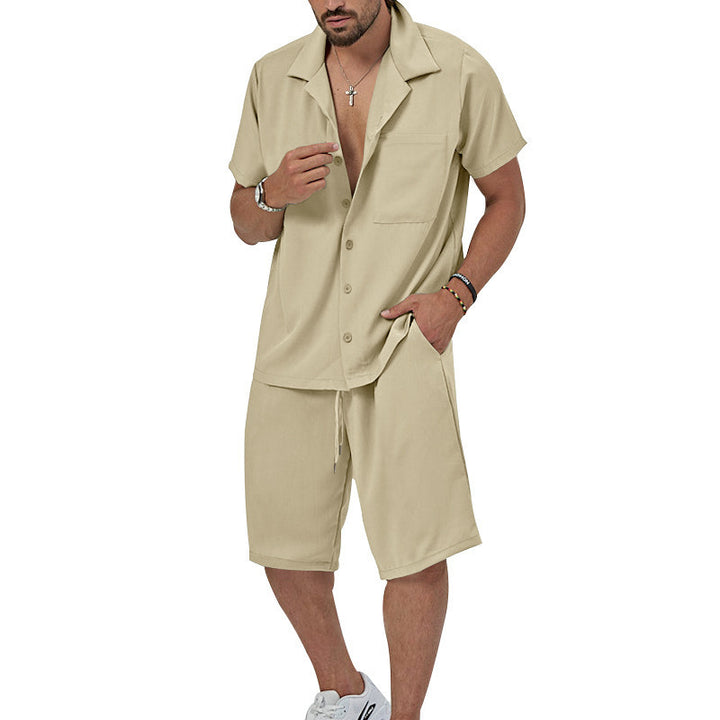Herren Sommerliches Freizeit-Set mit Kurzarmhemd und lässigen Shorts Echoarchiv