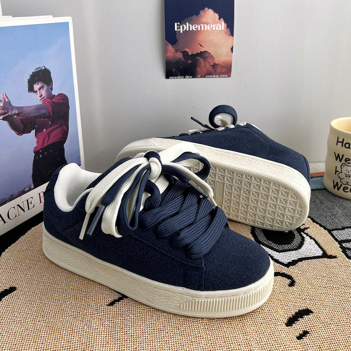 Herren Sportliche Sneakers aus Wildleder Echoarchiv