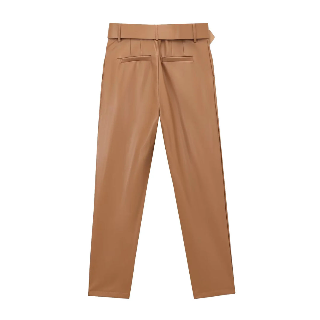 Damen taillierte Highwaist-Hose mit Bundfalten, schmal zulaufendem Bein und breitem Ziergürtel – Avélisse
