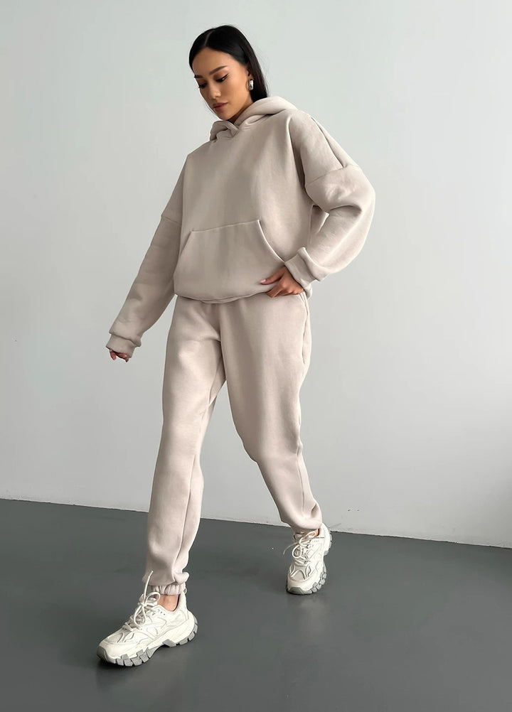 Damen nan zweiteiliges Komfort-Loungewear-Set mit oversized Kapuzenpullover, Kängurutasche und elastischem Knöchel-Jogger aus French Terry Echo Archiv