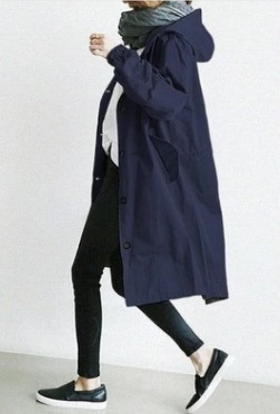 Damen nan leichter oversized Regenmantel mit Kapuze und verdeckter Knopfleiste Echo Archiv