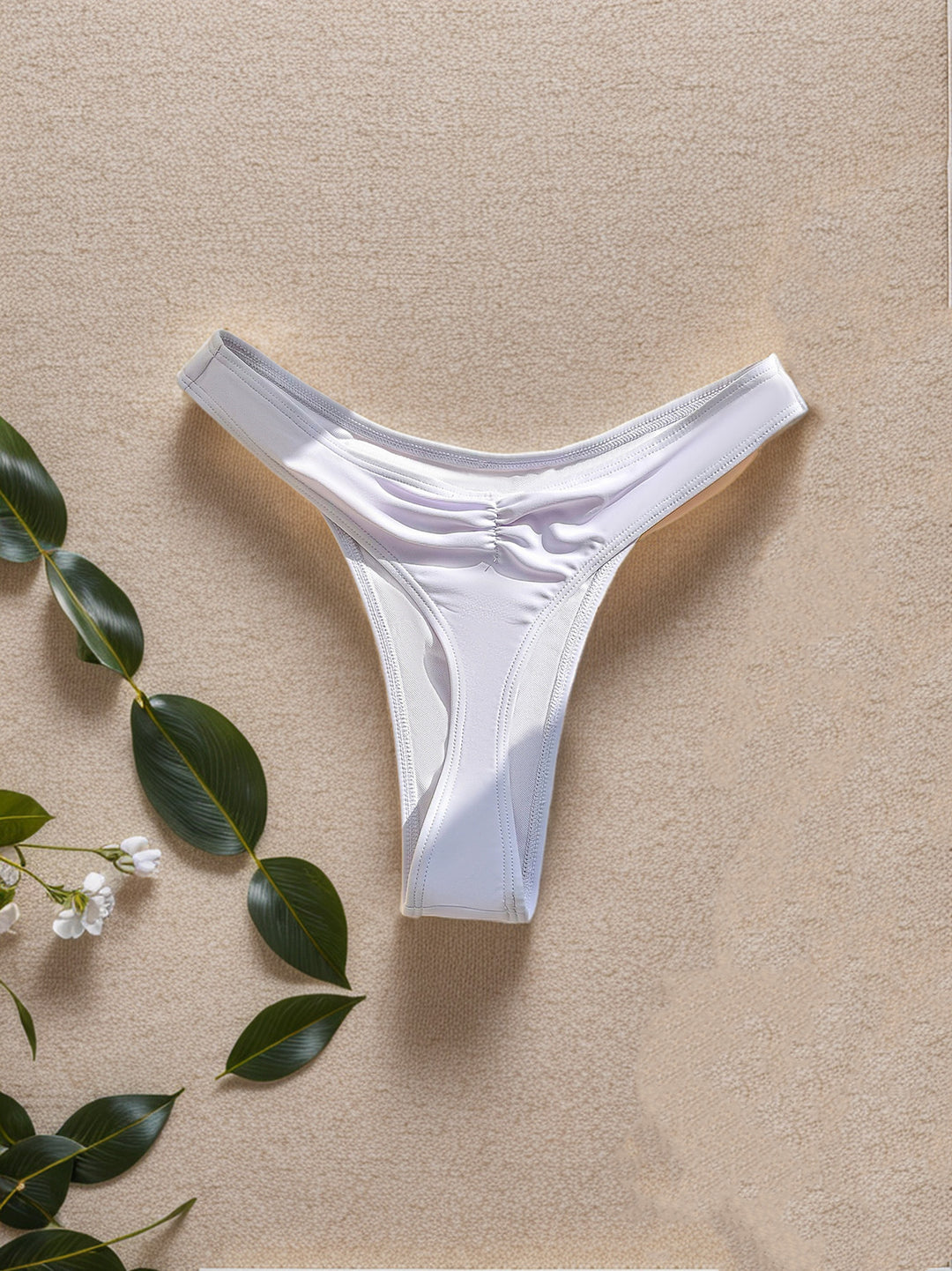 Damen Bikini-Hose mit hohem Beinausschnitt und elegantem Schnitt Echo Archiv