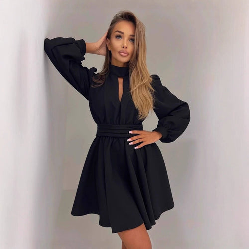 Damen Elegantes Kurzkleid mit Stehkragen, Cut-Out, weitem Glockenrock und Taillenschärpe Echoarchiv