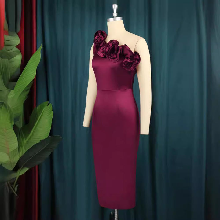 Damen elegantes Abendkleid mit schulterfreiem Design und voluminösen Rüschen Echo Archiv