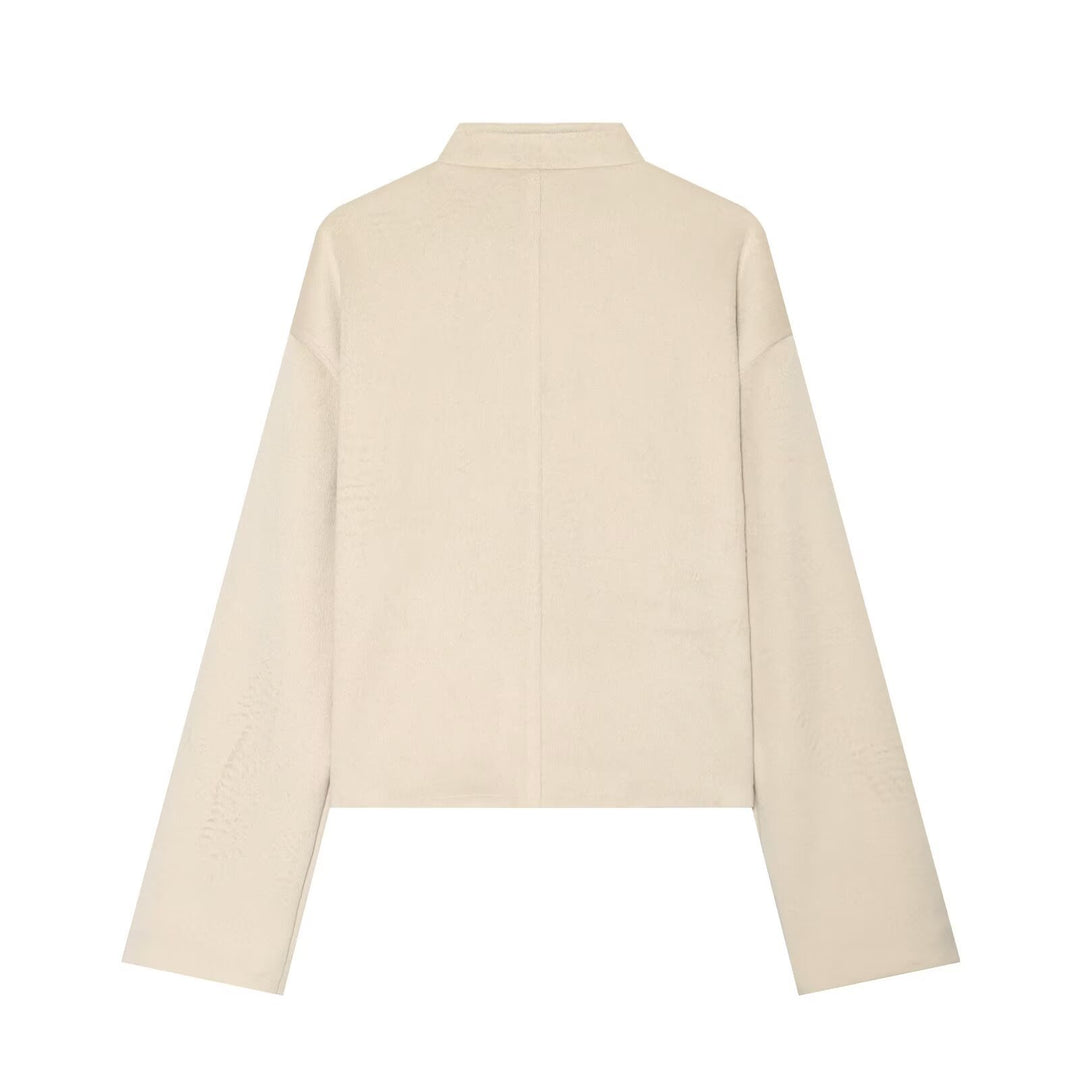 Damen Kurze Teddyjacke mit Mandarinkragen und dekorativen Knotenverschlüssen Echo Archiv