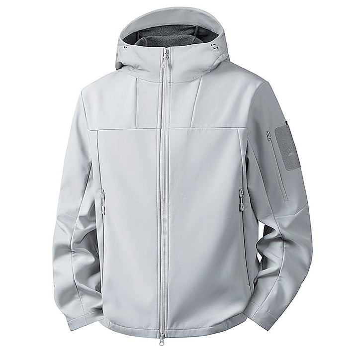Herren Softshell-Outdoorjacke mit Kapuze, wind- und wasserabweisender Membran, verdeckten Reißverschlusstaschen und ergonomischem Schnitt Echoarchiv