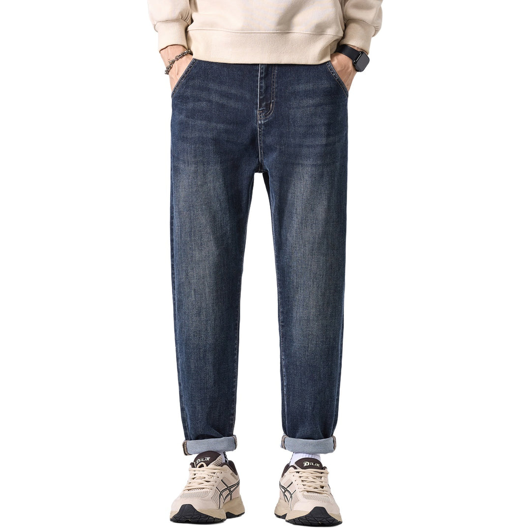 Herren Konisch geschnittene Freizeit-Jeans mit mittlerer Leibhöhe und dezenter Used-Waschung Echoarchiv