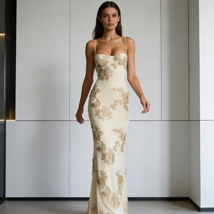 Damen Elegantes Figurbetontes Abendkleid mit floralen Stickereien Echo Archiv