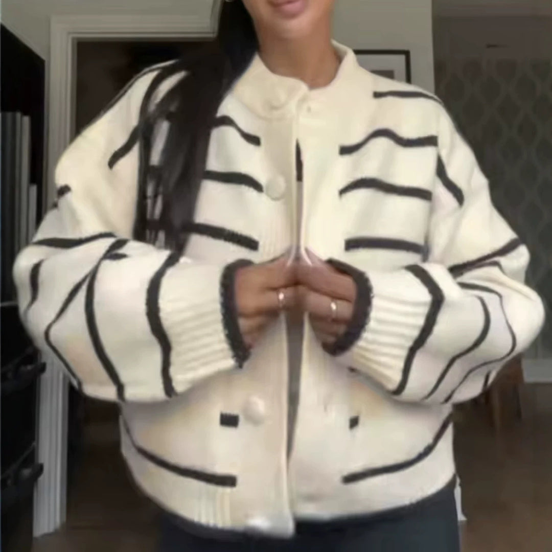 Damen Oversize Cropped‑Strickjacke im Blousonstil mit Kontraststreifen und großen Knöpfen Echo Archiv