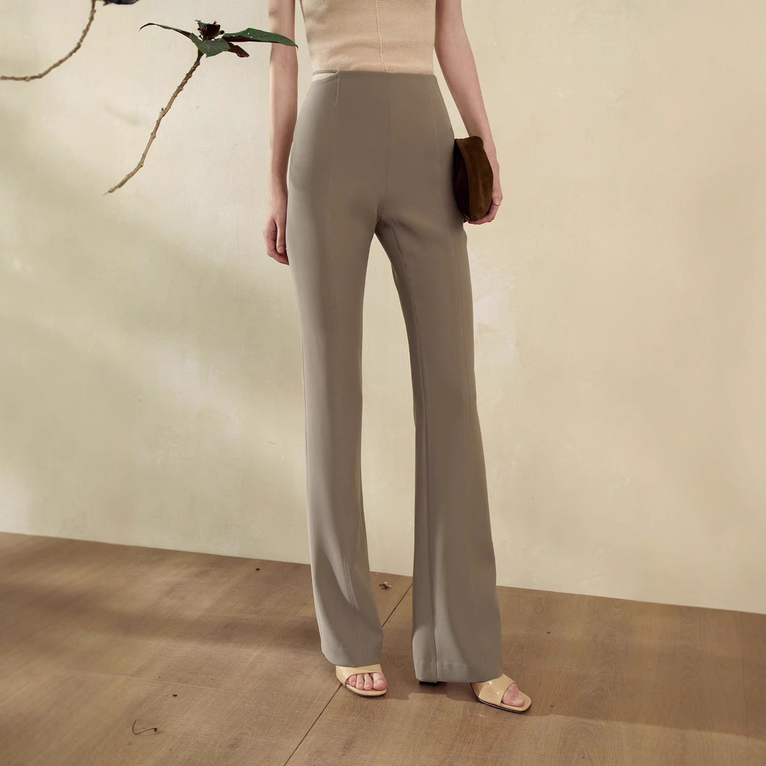 Damen Elegante und figurbetonte Flared-Hosen Echoarchiv