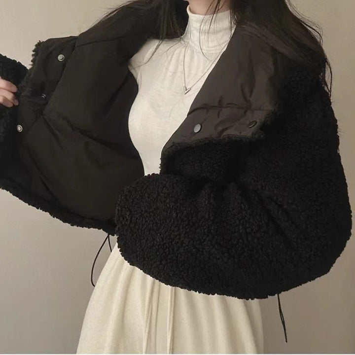 Damen nan kurze gesteppte Pufferjacke mit Teddykragen, krempelbaren Ärmeln und Tunnelzugsaum Echo Archiv