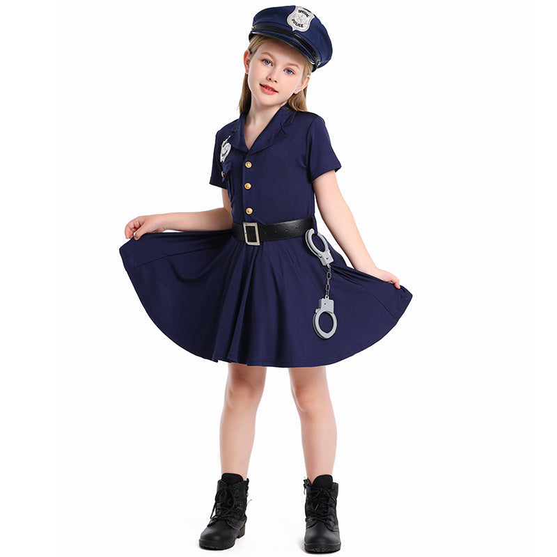 Mädchen Polizeikostüm mit Rock und Hut Echo Archiv
