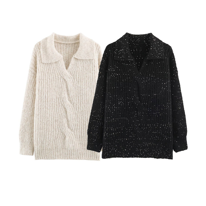Damen Grobgestrickter Pullover mit weitem Reverskragen und Paillettenbesatz Echoarchiv