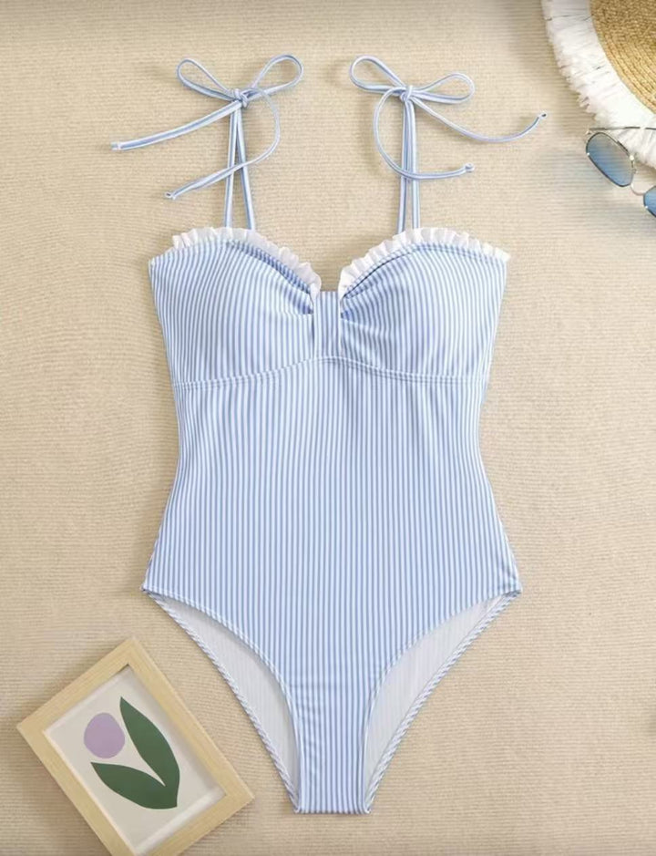 Damen Einteiliges Badeoutfit mit eleganten Raffungen Echo Archiv
