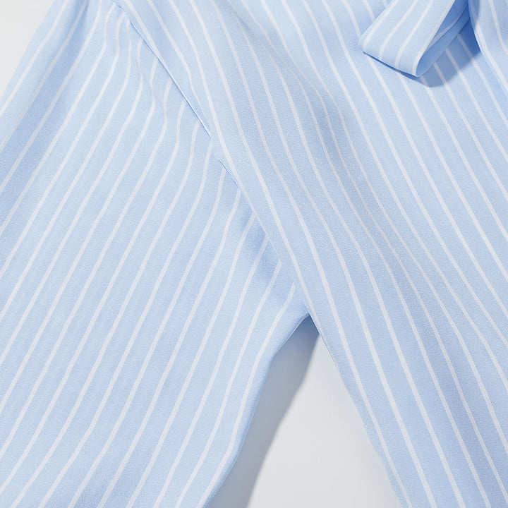 Damen Gestreifte Bluse mit Schleifenkragen und durchgehender Knopfleiste Echo Archiv