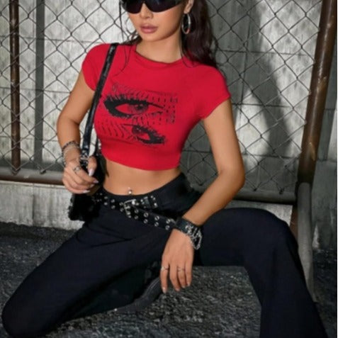 Damen Crop-Top mit kreativem Augenmotiv und figurbetonter Passform Echo Archiv