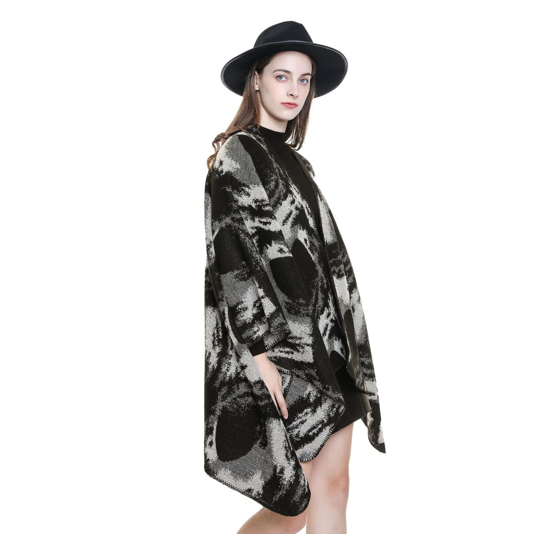 Damen Oversize-Jacquard-Umhang aus Wollmix mit grafischem Aquarellmuster und Kettelkante – Célinea