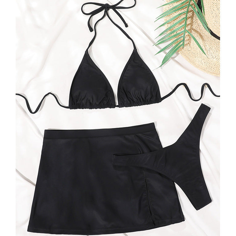 Damen Bikini-Set mit sexy Triangel-Oberteil und modischem Rock Echo Archiv