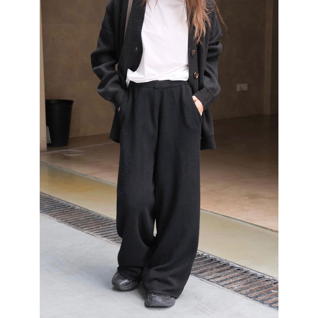 Damen Weite Strick‑Palazzohose im Lounge‑Look mit hohem Bund Echoarchiv