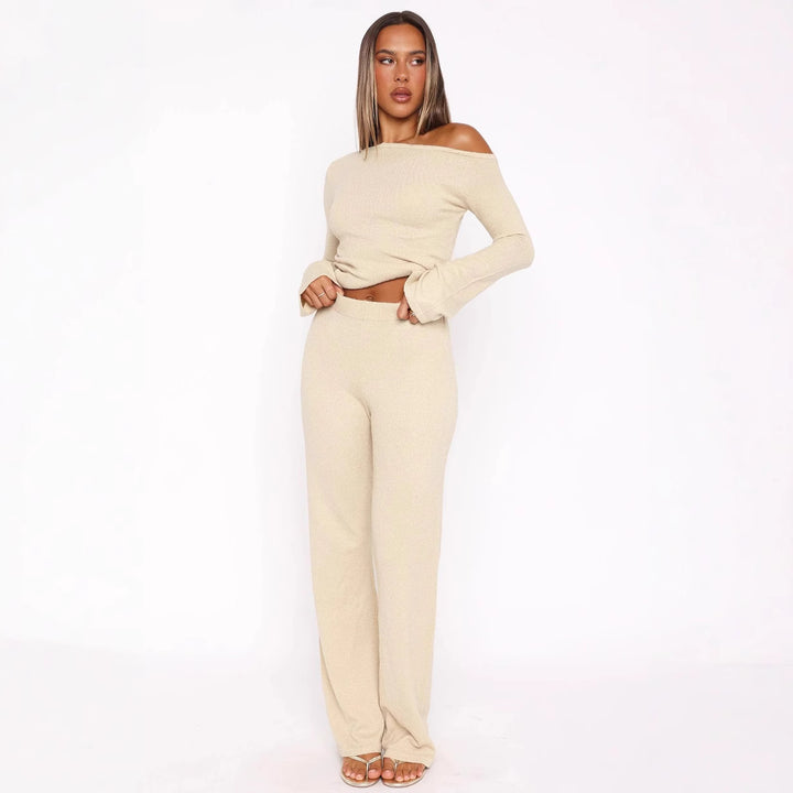 Damen Zweiteiliges Strick-Loungewear-Set mit Carmen‑Ausschnitt und weitem High‑Waist‑Hosenbein – Élanora