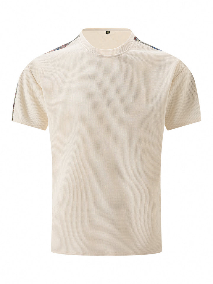 Herren atmungsaktives Kurzarm-T-Shirt mit strukturiertem Design und modernen Akzenten Echoarchiv