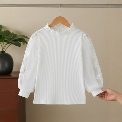 Mädchen Bluse mit Puffärmeln und floralem Spitzenbesatz Echo Archiv