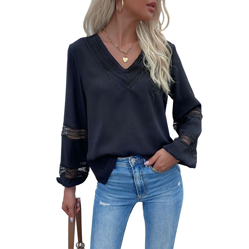 Damen Satinbluse mit V‑Ausschnitt, dekorativer Spitzenpasse und Ärmeln mit Spitzeneinsatz Echoarchiv